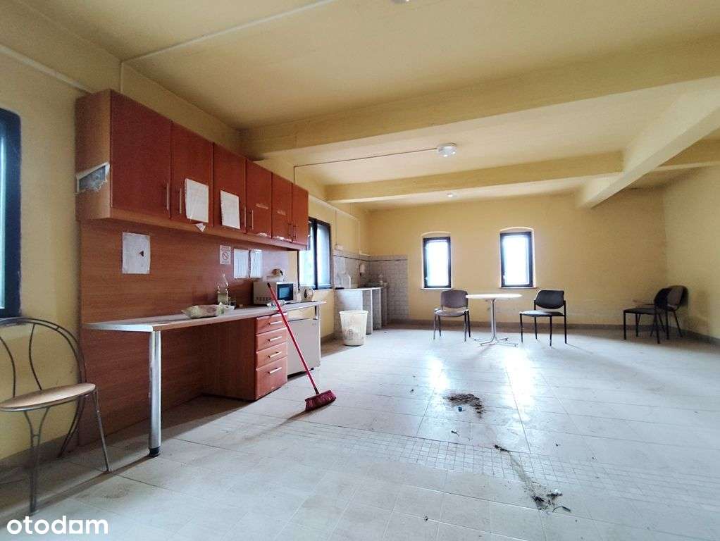 Budynki mieszkalno-usługowe / handlowe 2650m2 centrum USTROŃ-18