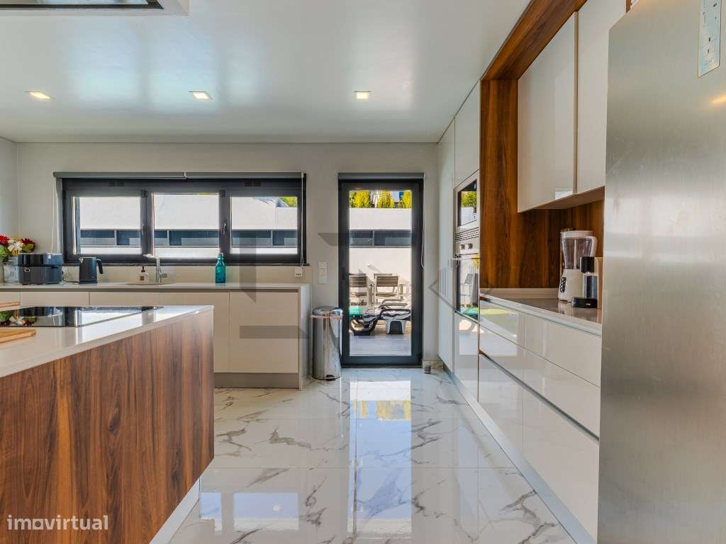 Fantástica Moradia T4 Moderna com Vista Mar, Jardim e Estacionament...-55