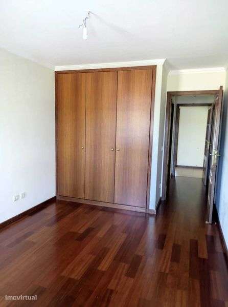 T2 situado em Esmoriz próximo da A29-Lugar de garagem e arrumos - Grande imagem: 5/12