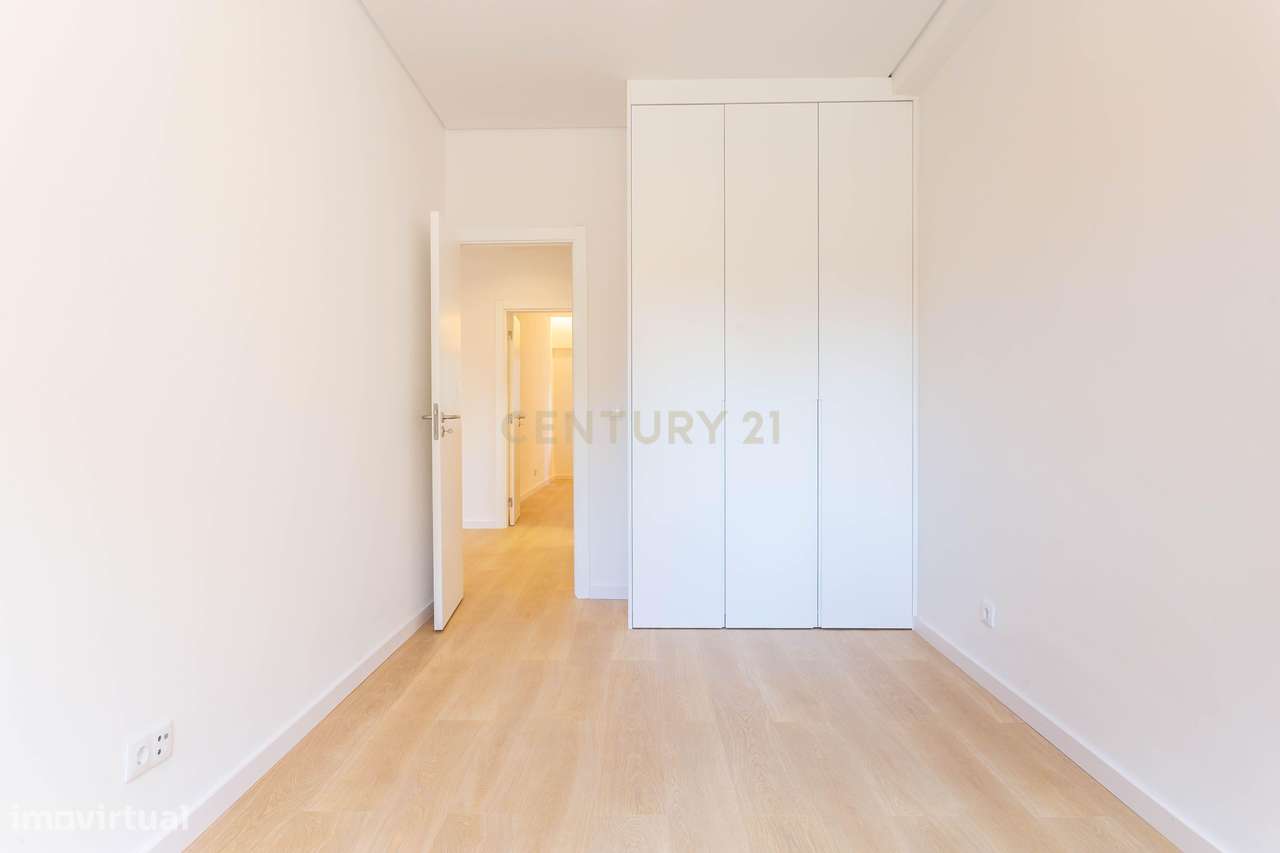 T2 Totalmente Remodelado | Rua da Senhora da Glória – Lisboa-1
