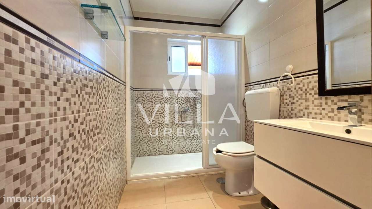 Moradia T3 +1 com Garagem localizada numa zona tranquila em Belverde-23