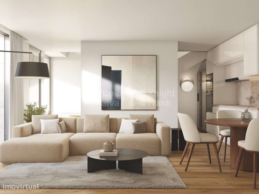 Apartamento T2 Duplex com varanda e estacionamento em Alvalade - Grande imagem: 4/19