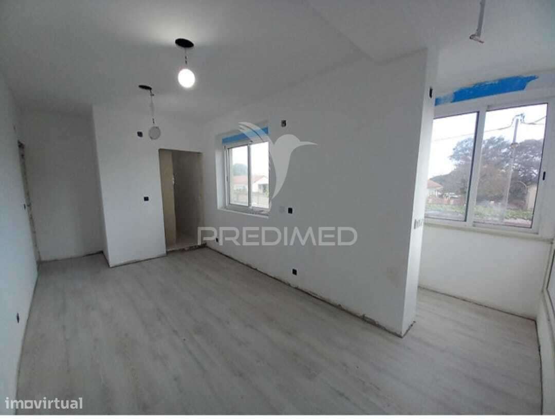 Apartamento T4 no Laranjeiro, Almada-8