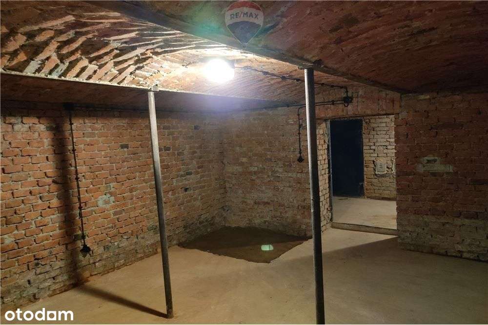 Klimatyczna piwnica przy dworcu Jasienica-Jaworze - Pełny obrazek: 4/15