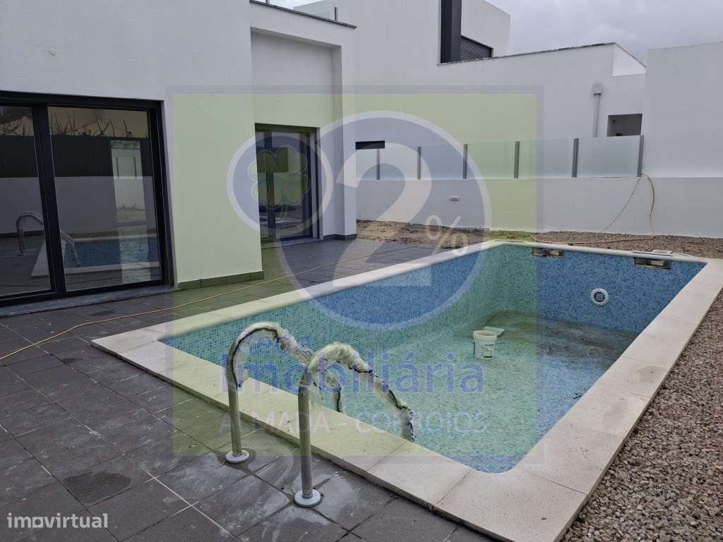 Moradia V5!Nova! Piscina-15