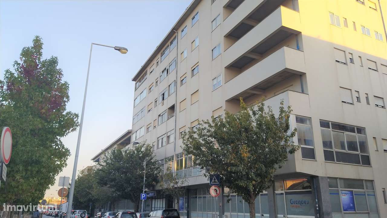 Terreno ao H. S. João para 10 Frações | Zona ARU-4