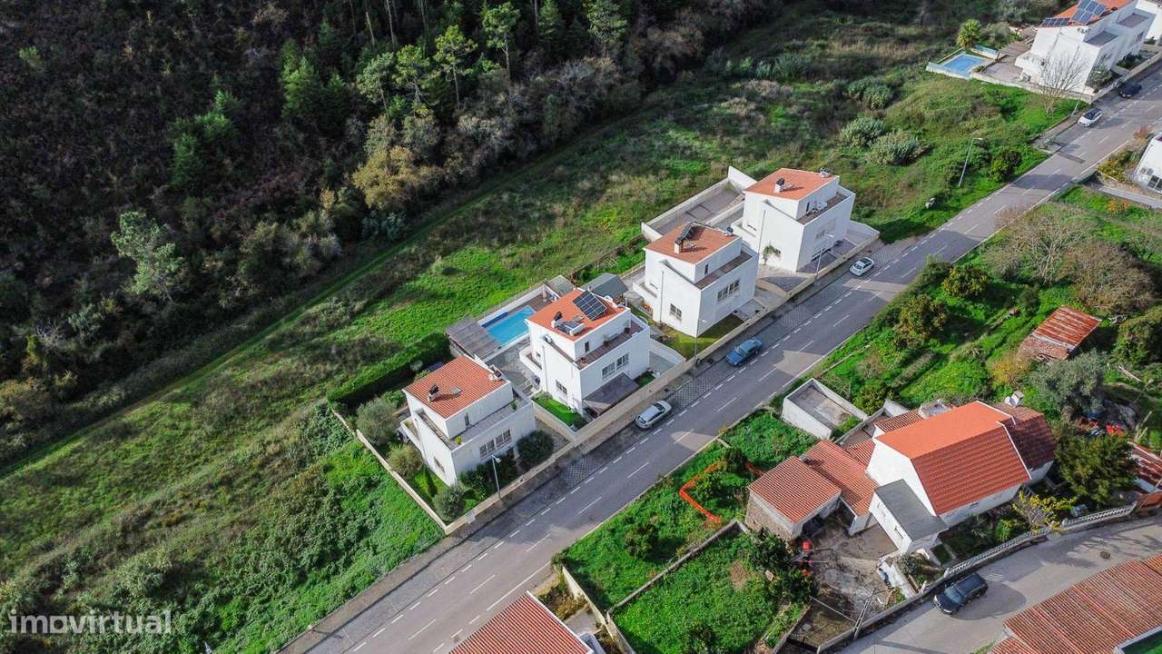 Moradia Isolada M4+1 com Piscina - Grande imagem: 2/34