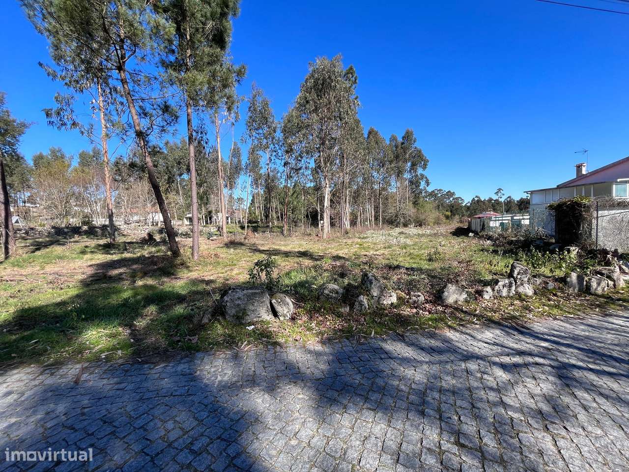 Terreno com 1040m2 de construção - Forjães, Esposende - Grande imagem: 2/14