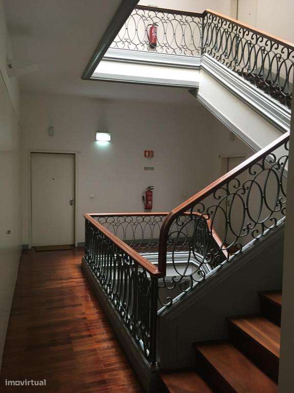 Apartamento em palácio reabilitado no coração do Chiado-12