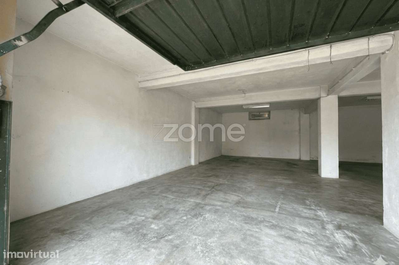 Moradia T4 c/ garagem e 435m2 de terreno - Famões-26