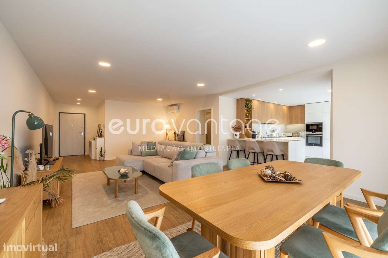 Apartamento T3 de Excelentes áreas-0