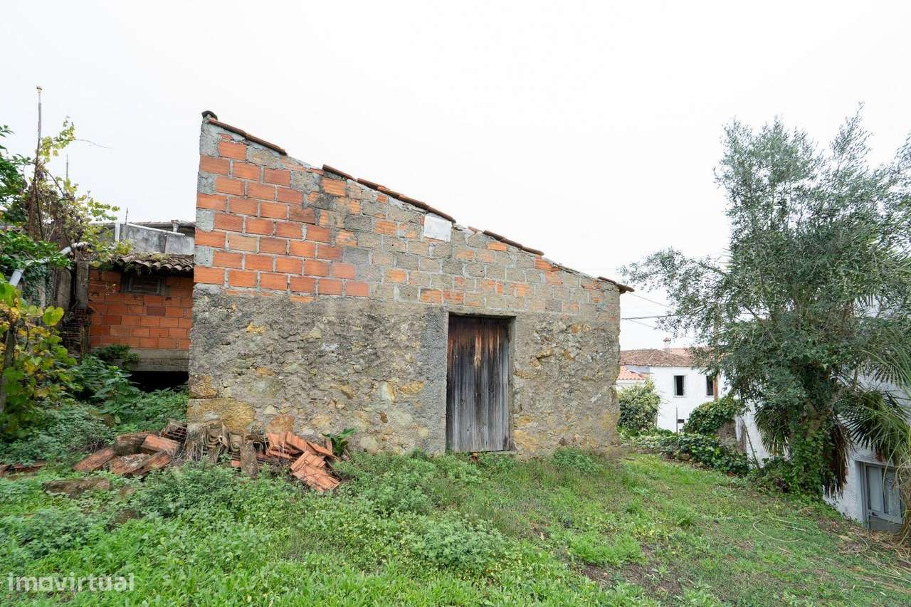 Moradia para recuperar - Semide - Grande imagem: 5/10