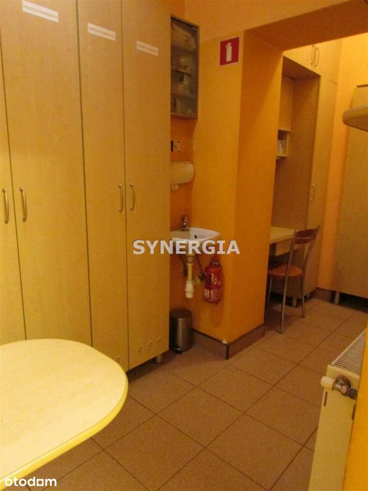 Lokal użytkowy na parterze w centrum-10