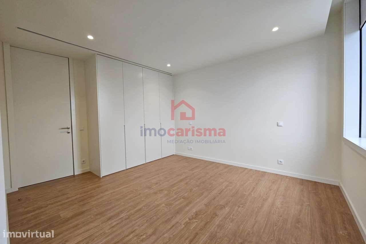 Apartamento T3 Novo, No Último Piso, Centro de Paços de Ferreira-32