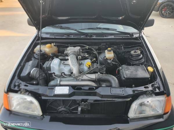 Ford Fiesta 1.6 Turbo - 36