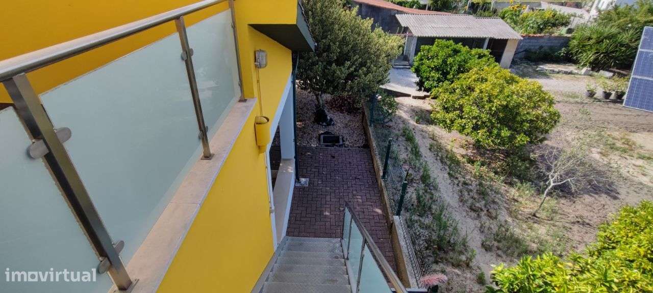 Moradia com 6 quartos, piscina e  Quinta envolvente em FEBRES-24