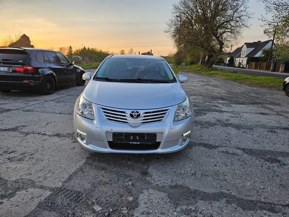 Toyota Avensis III 2011