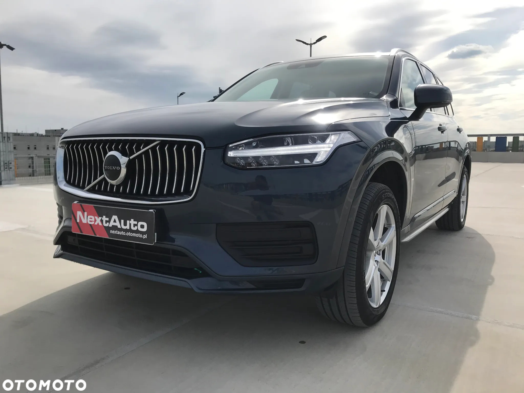 Volvo XC 90 T8 AWD Plug-In Hybrid Momentum Pro 7os - 4