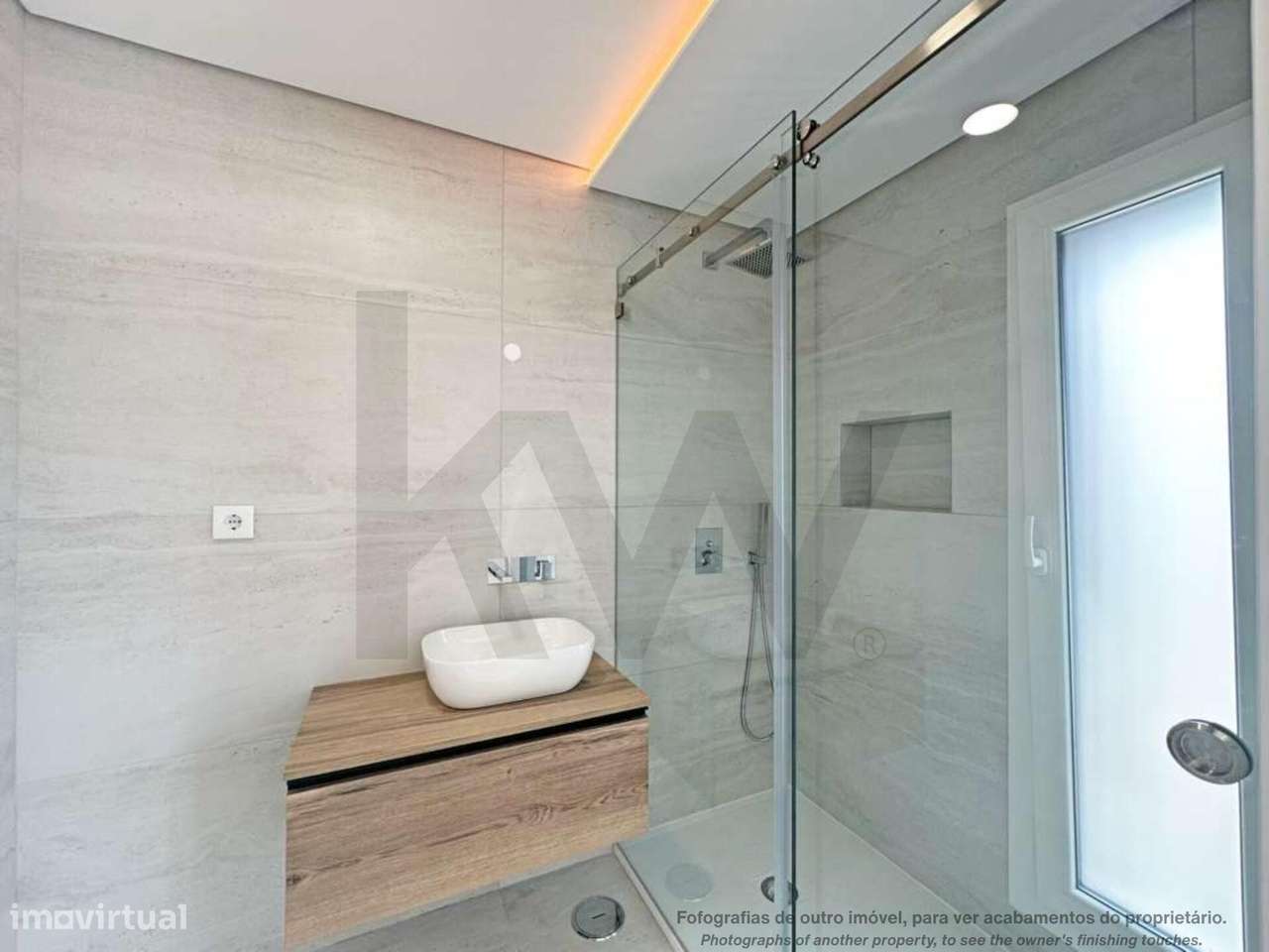 Moradia térrea T3, com suite, jardim, piscina e parqueamento-12