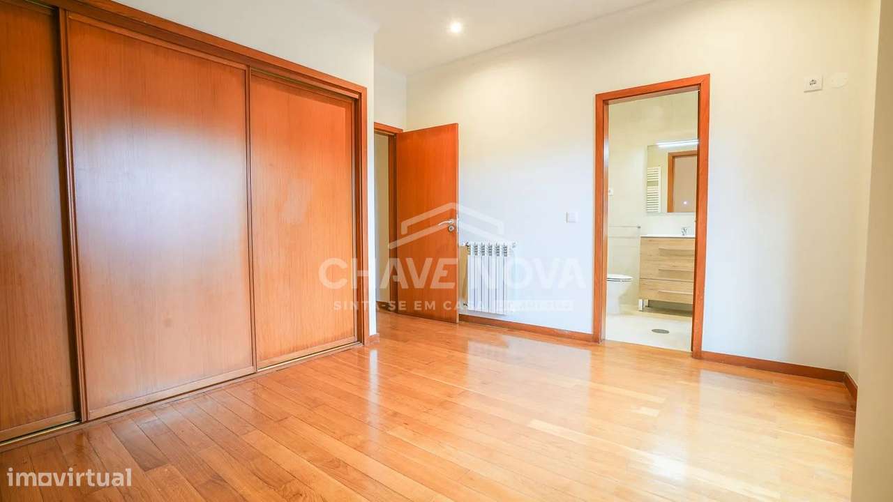 Apartamento T2+1 Dúplex c/ Vistas Mar em Canidelo-13
