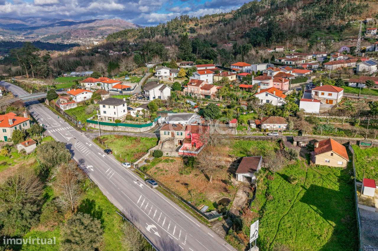 Moradia T3 com lote terreno 1468 m2 em Ponte da Barca-35