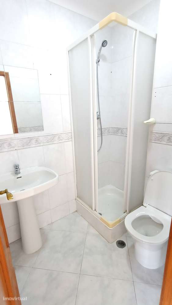 T3 com Arrecadação e Terraço, Pronto a habitar-10