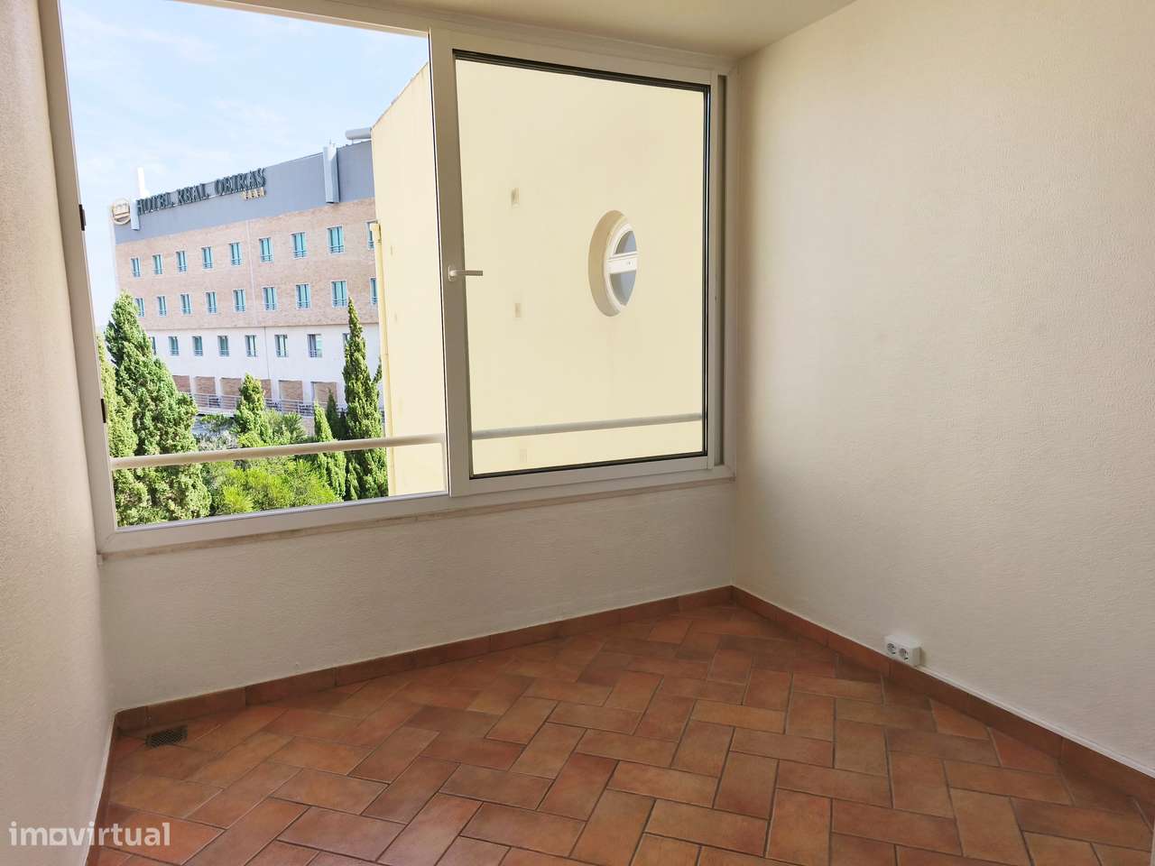 Apartamento T3 Paço de Arcos-4