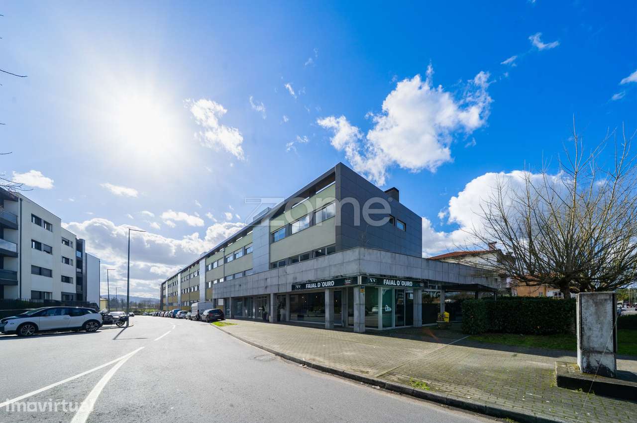 Apartamento T3 Renovado, em Vila de Prado, Vila Verde - Grande imagem: 2/52