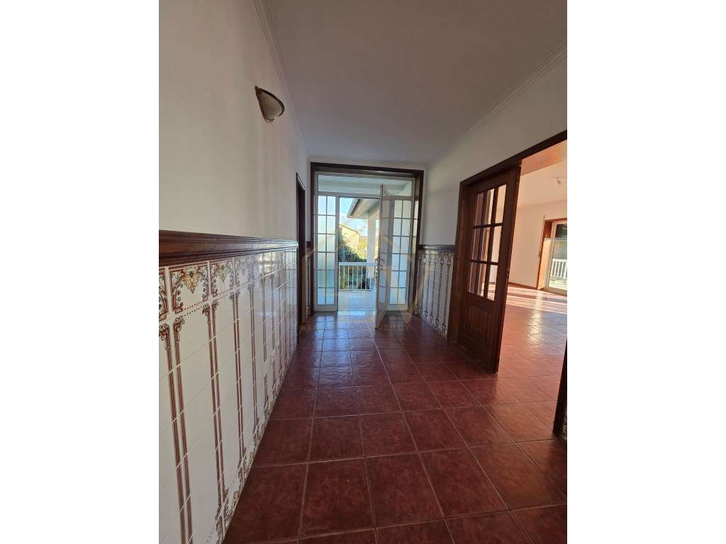 Moradia T3+T3+T2 em Gandarela - Guimarães-13