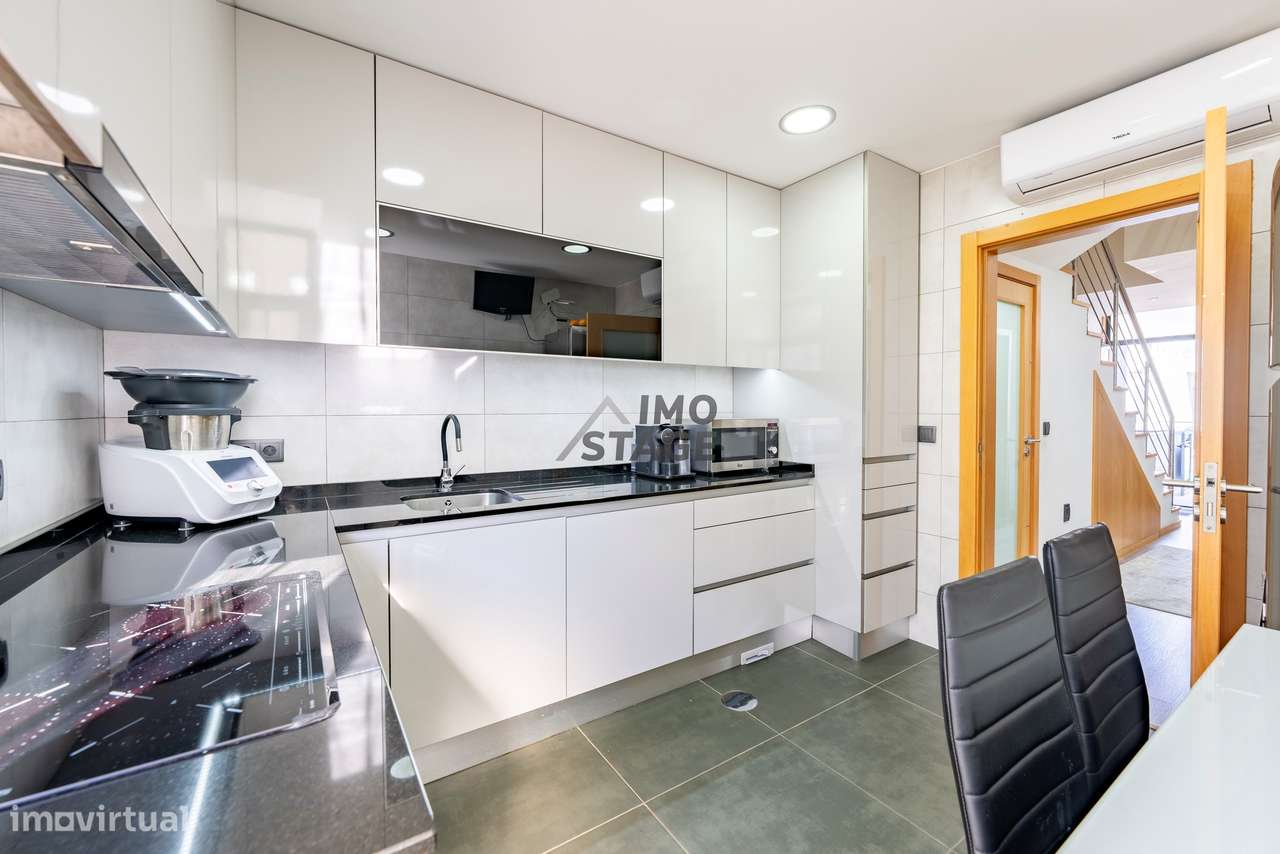 Moradia T3 de Luxo em Condomínio no Centro de Valongo-7