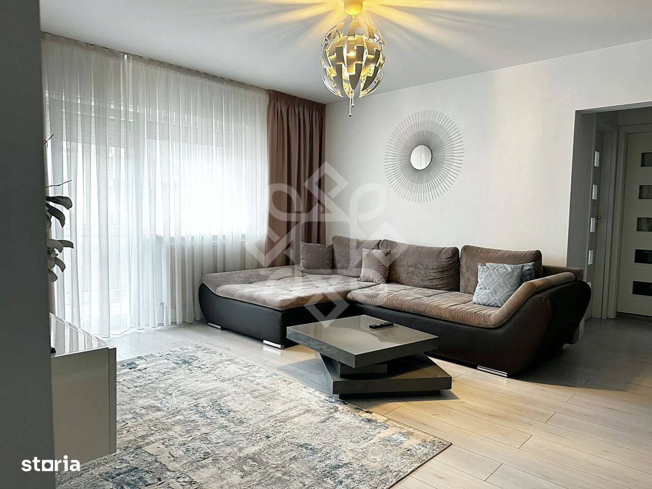 Apartament modern cu 4 camere de vanzare in Iosia