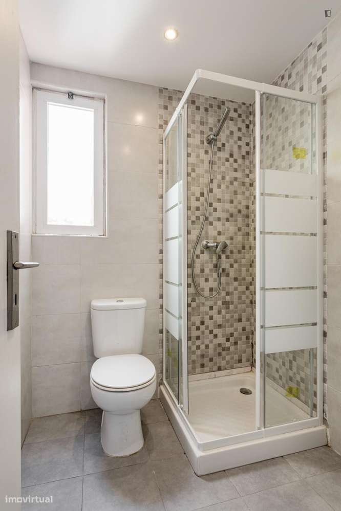 Quarto - localizado em Picoas Lisbon - Grande imagem: 4/21