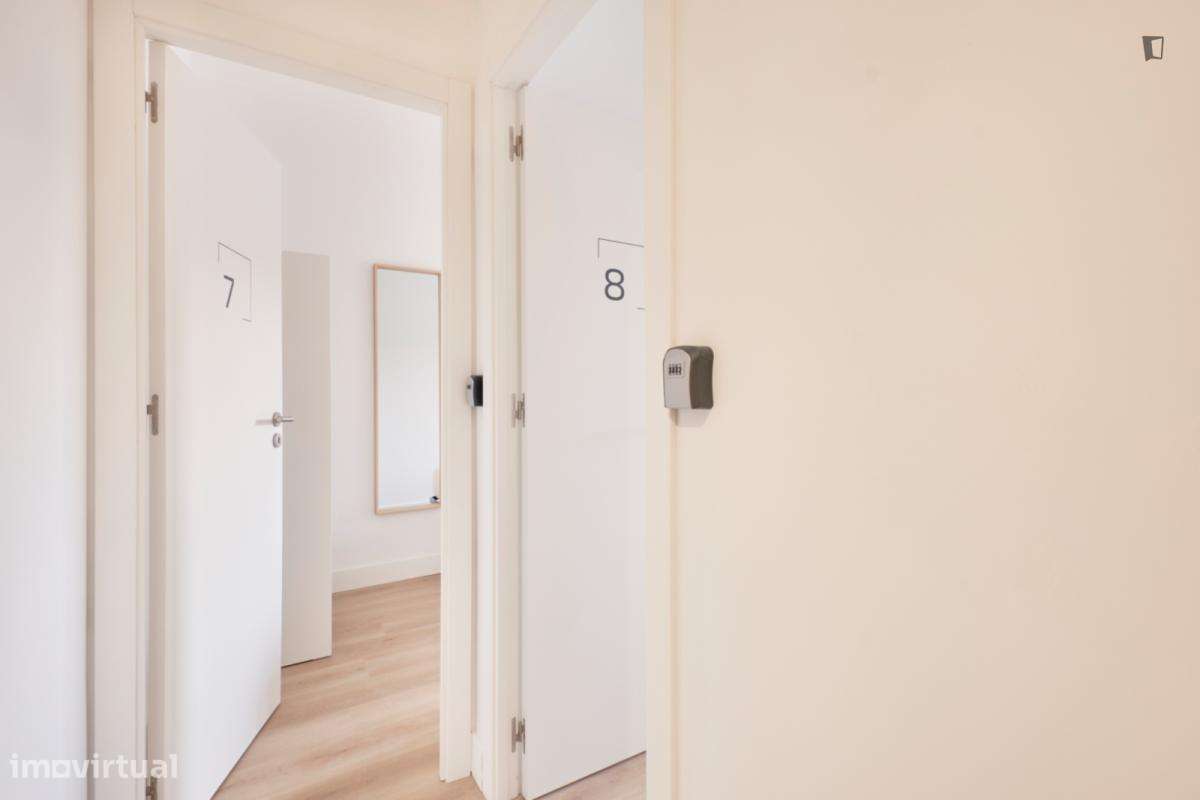 Quarto - localizado em Alameda Lisbon - Grande imagem: 4/10