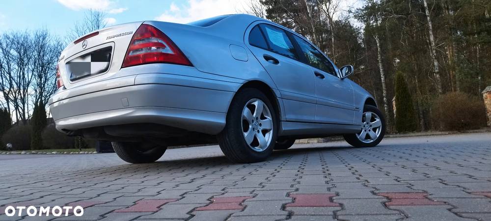 Mercedes-Benz Klasa C 180 Kompressor Classic - 12