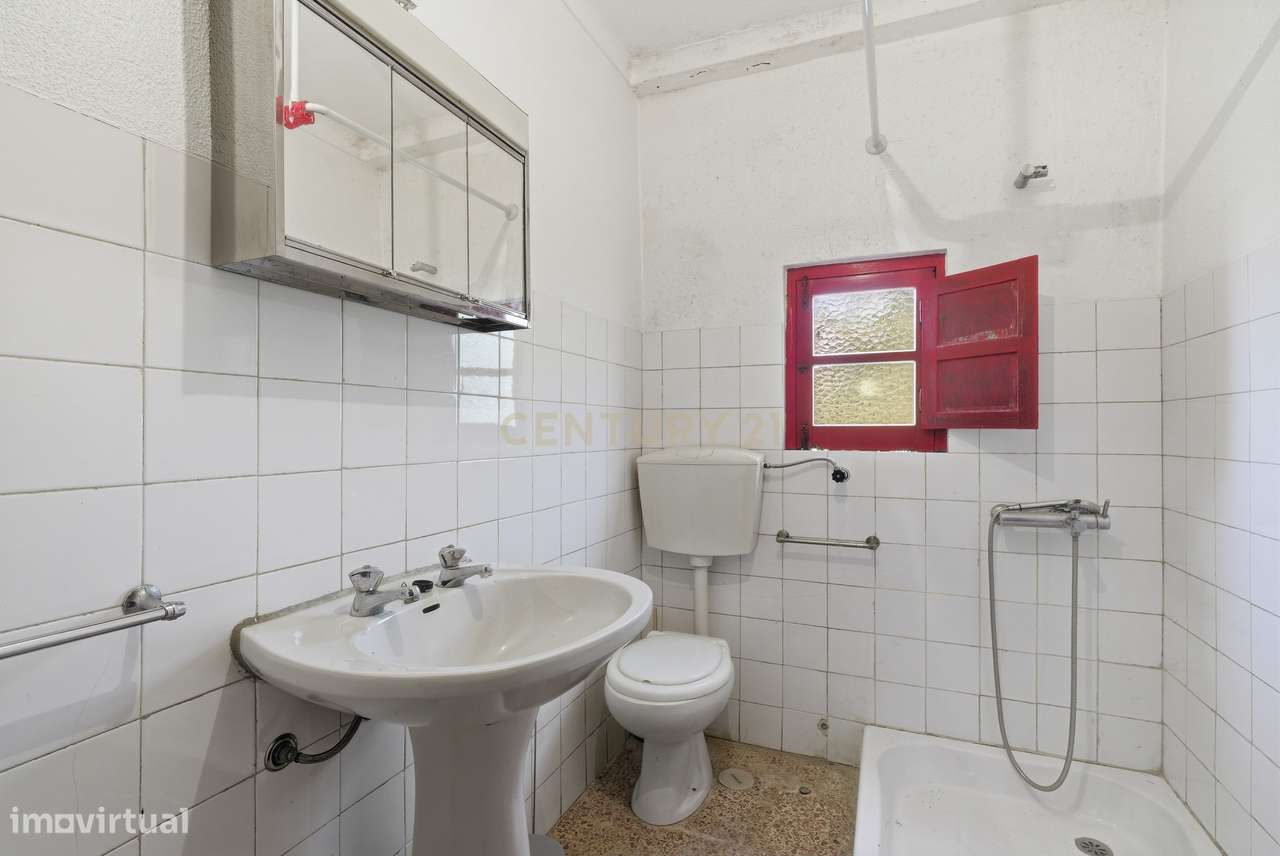 Quinta em Bonabal com Moradia T3 + Armazém + Terreno com mais de 3 400-11