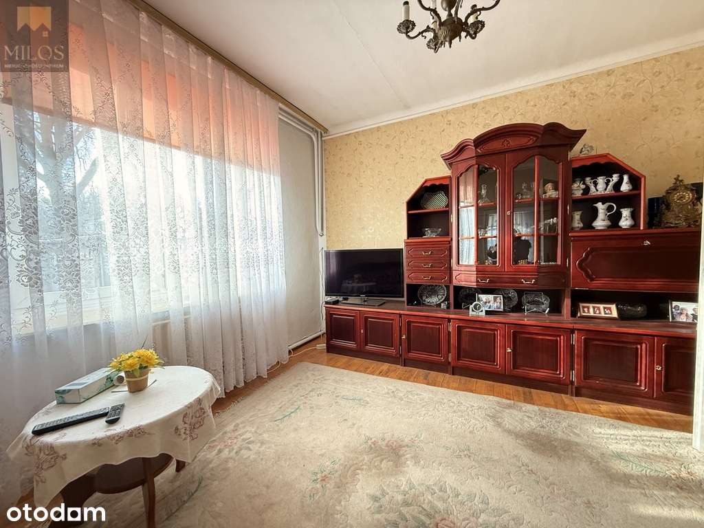 Parterowy dom z dużą działką na Bielanach-7