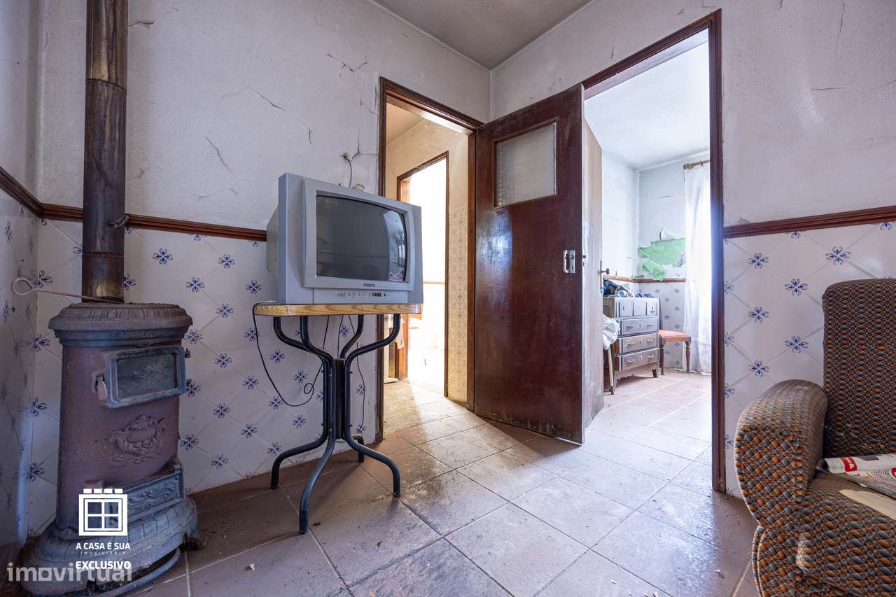 Moradia com duas habitações independentes em Lourosa - Exclusivo-26