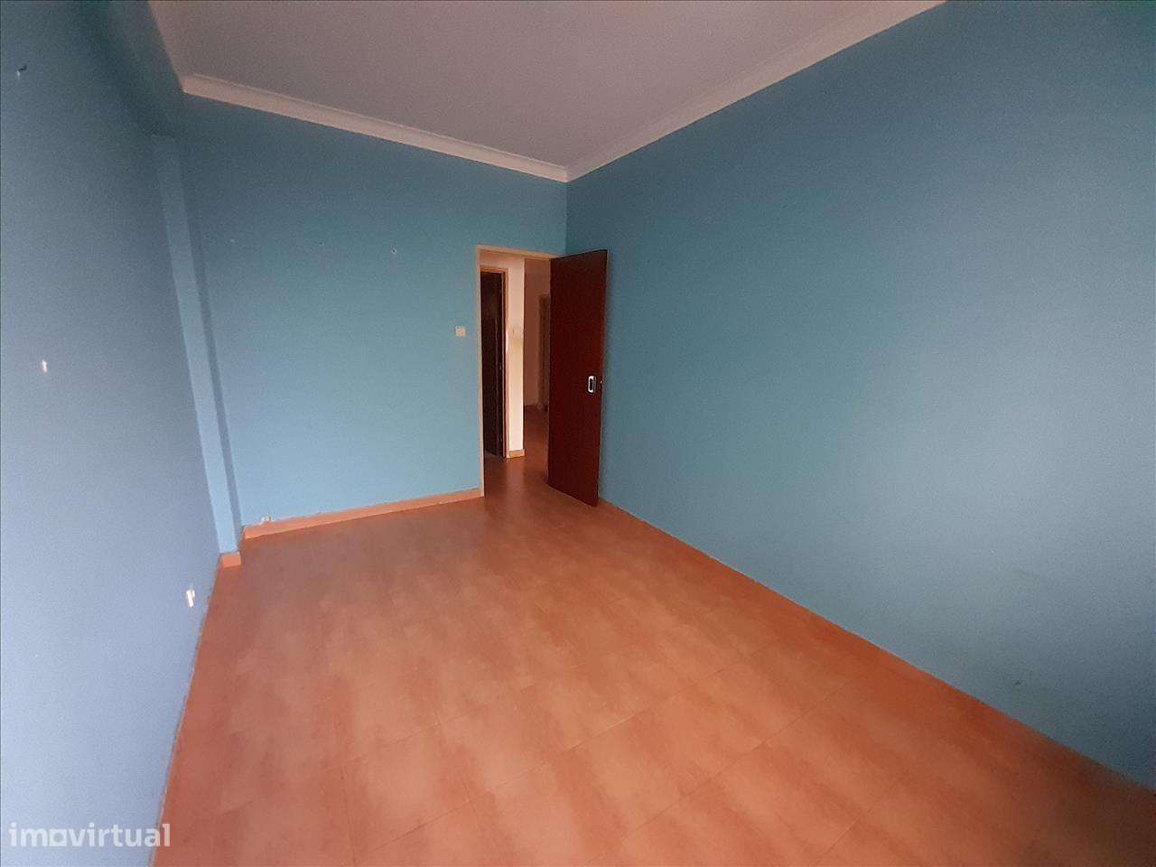 Apartamento T3 na Cova da Piedade (venda de 50% do imóvel) - Grande imagem: 5/12