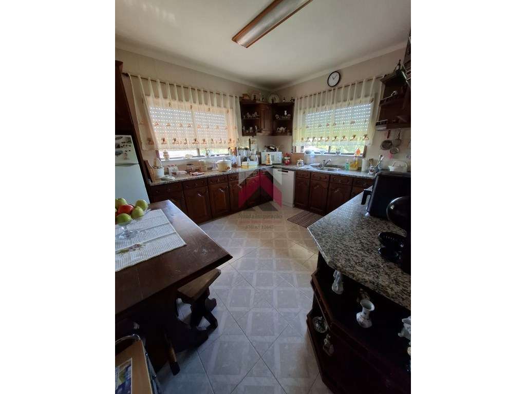 Moradia T3 Isolada na Costa do Valado-12