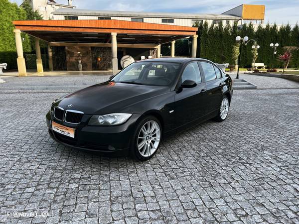 BMW 320 d EfficientDynamics Navigation - 6