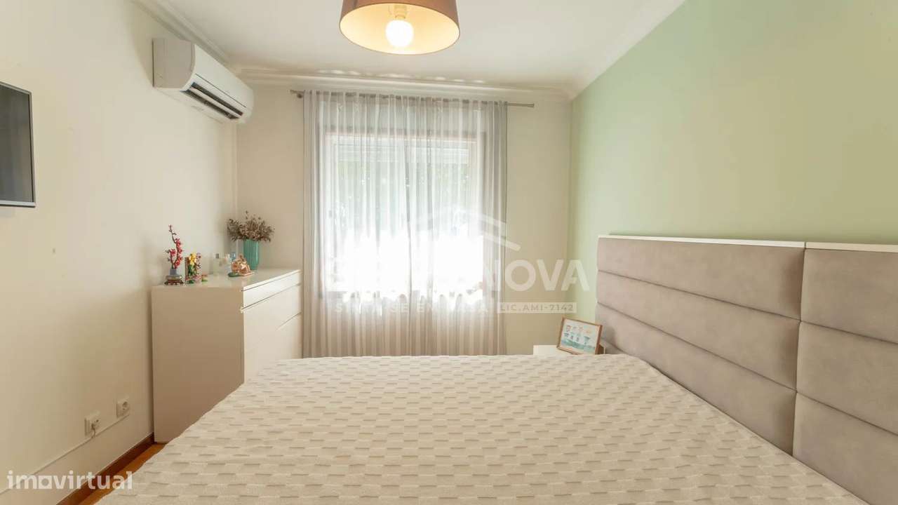 T2 com ótima luz natural, varandas, garagem, arrumos-11