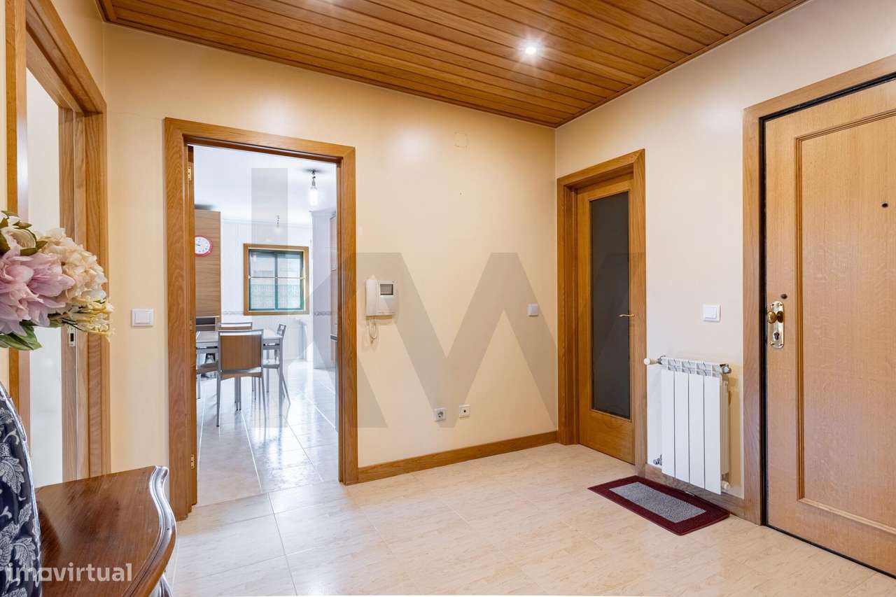 Apartamento T4 com excelente exposição solar em São João da Madeira - Grande imagem: 5/25