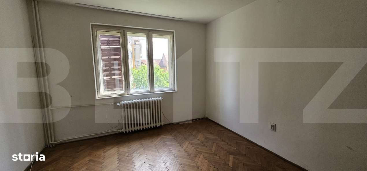 Casa cu 2 apartamente de 3 camere in centru - Imagine principală: 4/12