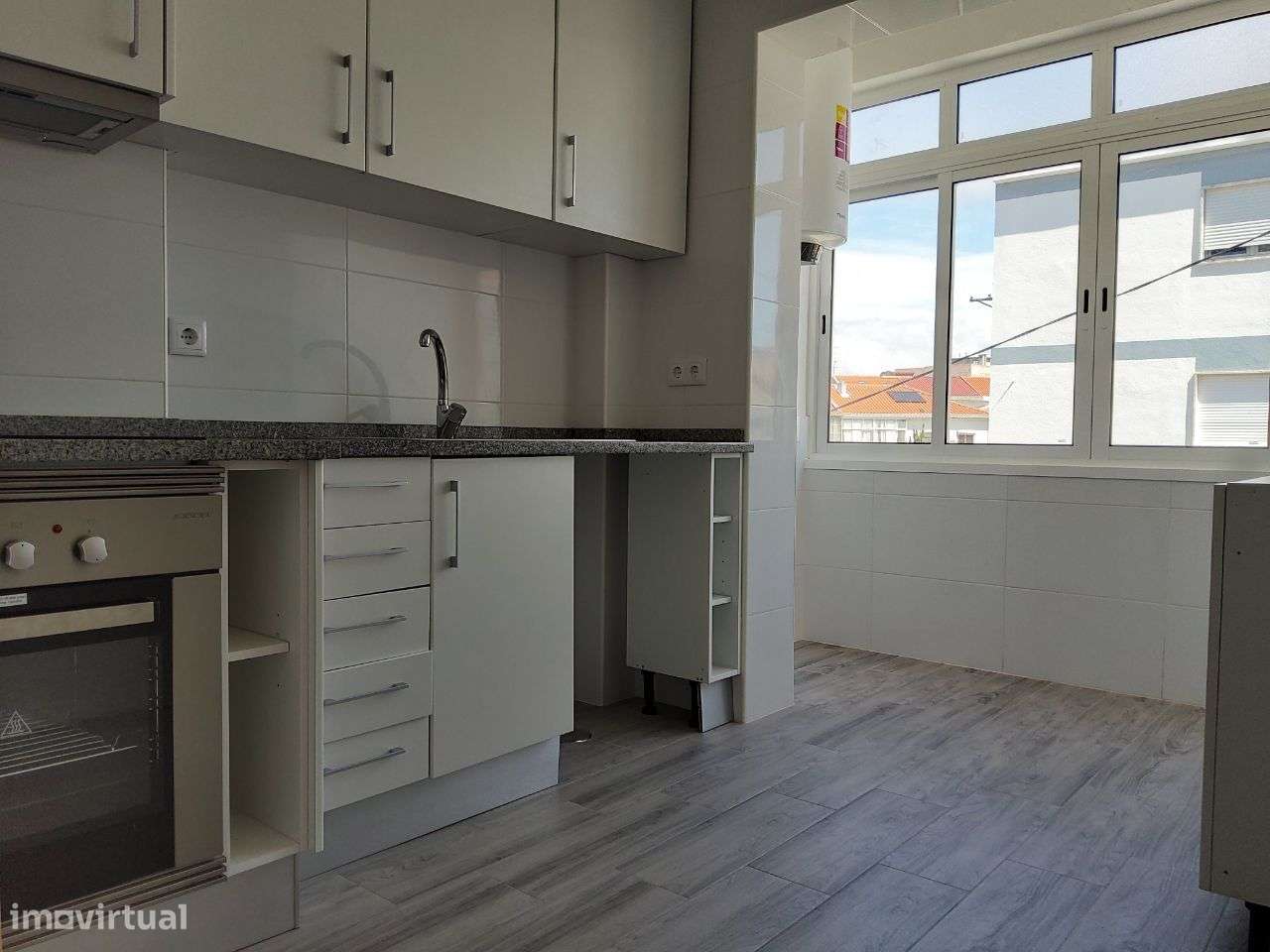 Apartamento T1 no Feijó Almada - Grande imagem: 2/14