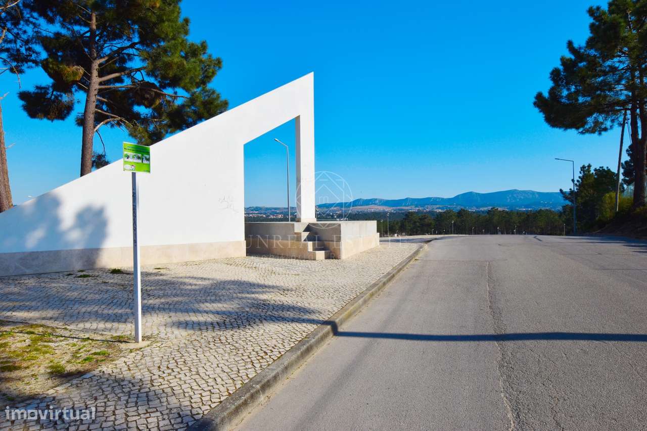 Lote de Terreno para construção de moradia em banda, localizado na Urb - Grande imagem: 2/38