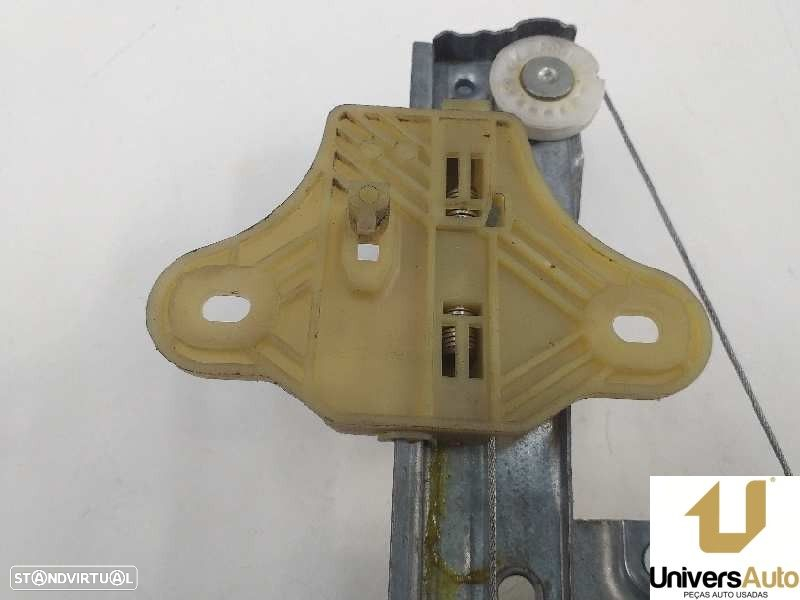 ELEVADOR DE VIDRO TRASEIRO ESQUERDO RENAULT CLIO IV 2013 -827010501R - 2