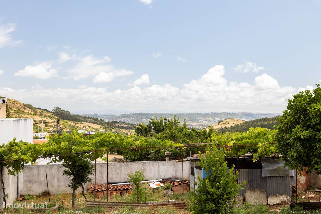 Oportunidade Única: Transforme e Valorize Esta Moradia Isolada com Vis - Grande imagem: 5/27