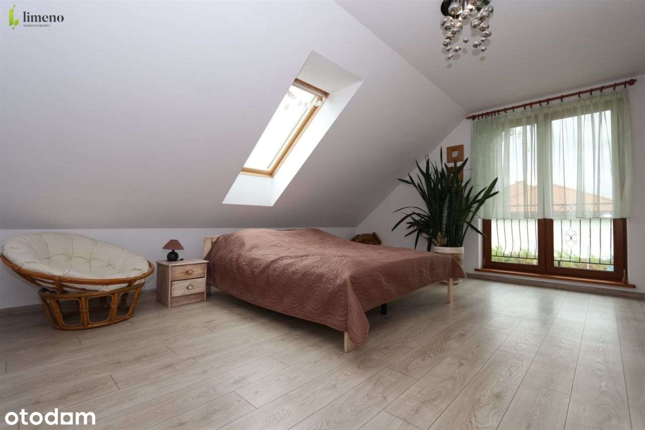 Kawał fajnej chaty ze stawem w Świątkach-8