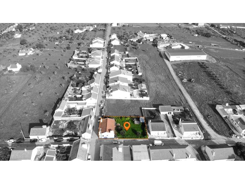 Moradia Térrea T2 com terreno urbanizável - Grande imagem: 2/22