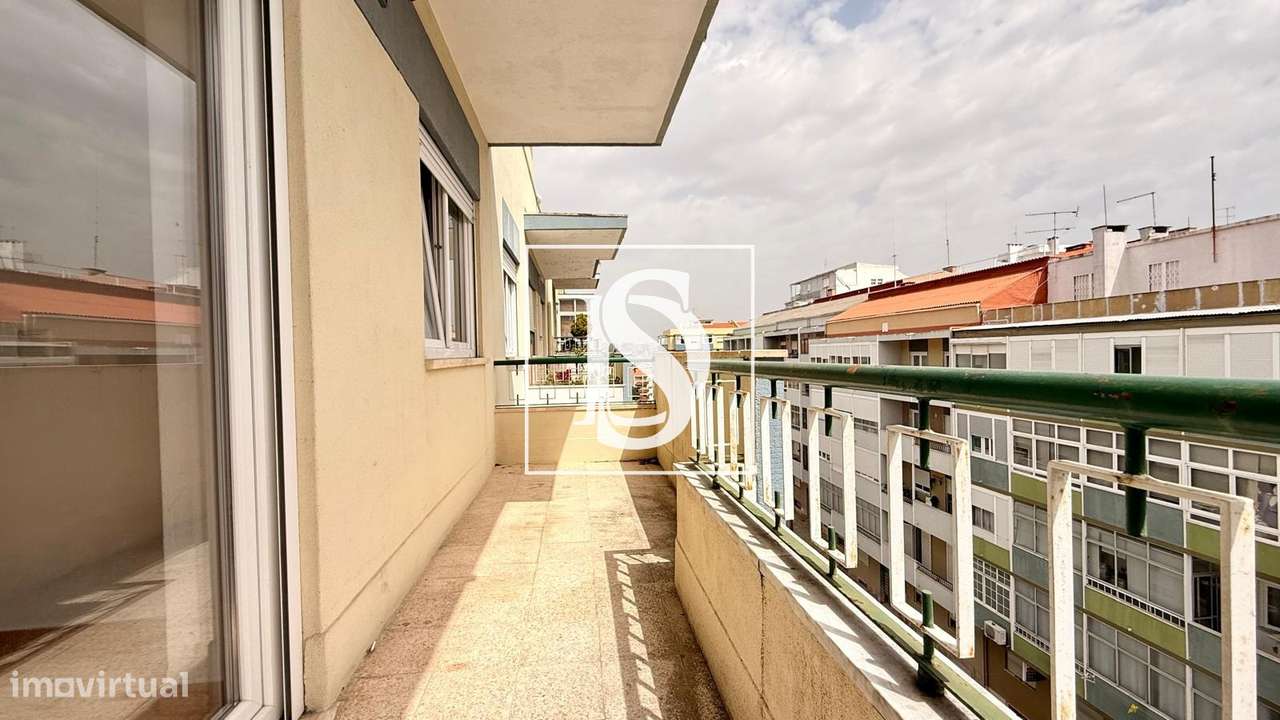 T3 EM ALMADA - EXCELENTE LOCALIZAÇÃO-20